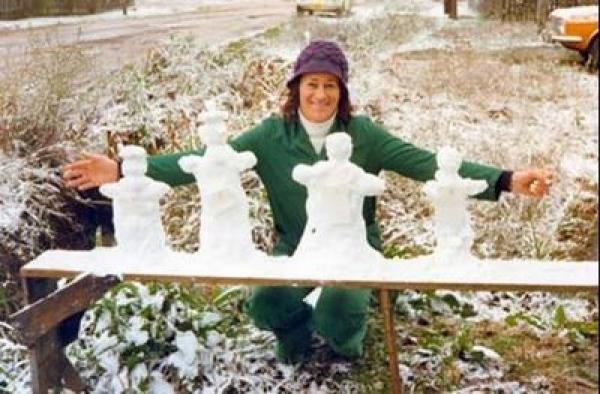 Neve até pra fazer bonecos de neve - Curitiba neve de 1975