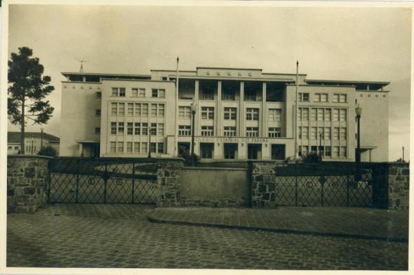 Colégio Estadual do Paraná no dia da sua inauguração em 1950