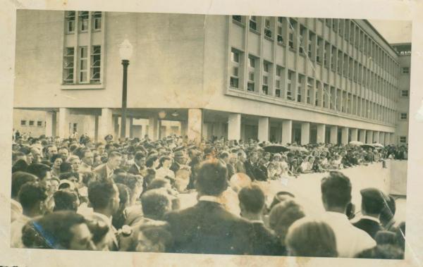 Inauguração do Colégio Estadual do Paraná em 1950
